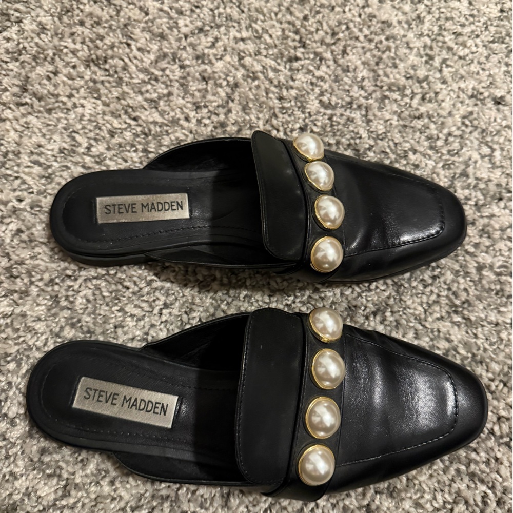 Steve Madden Merril Black Mules with Pearl Accents - Picture 2 of 5